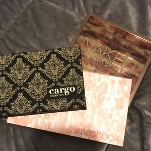 Makeup bundle of eyeshadow palettes